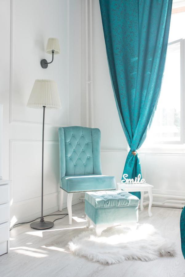 Old Town Square Apartment *